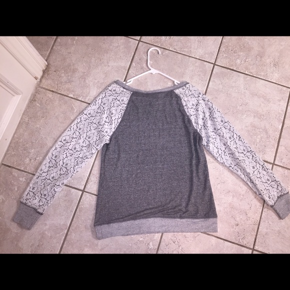 Brand New Philosophy Lacey Top - Picture 5 of 7